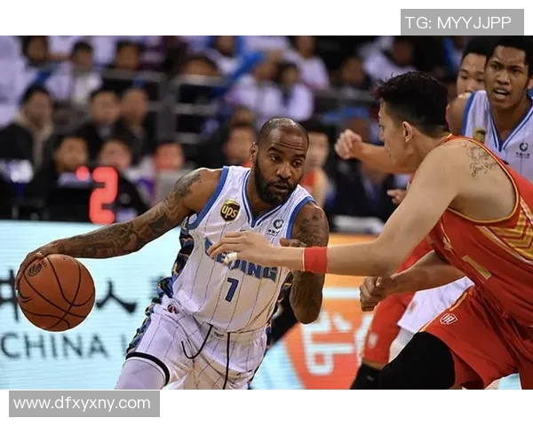 深圳对阵首钢CBA常规赛精彩回放与赛后分析全景呈现